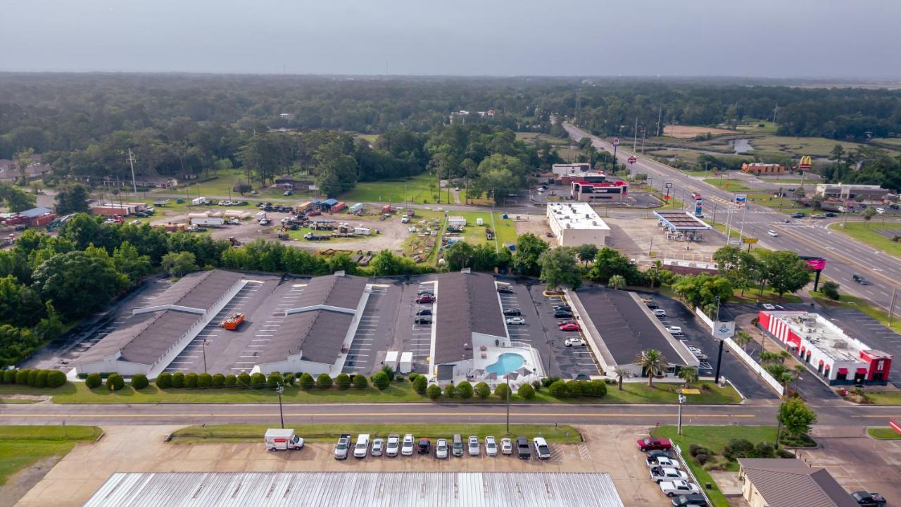 Golden Isles Inn & Suites Brunswick Exteriör bild