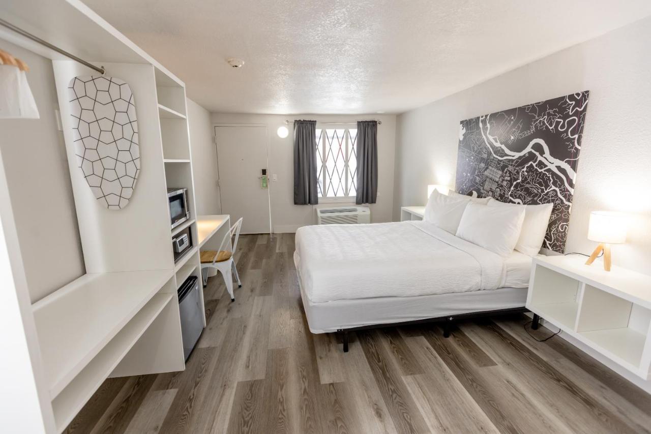 Golden Isles Inn & Suites Brunswick Exteriör bild